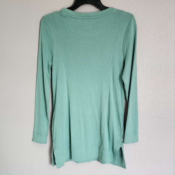 Chicos The Ultimate Tee Long Sleeve Top/ Size 0 (S) - Picture 2 of 10